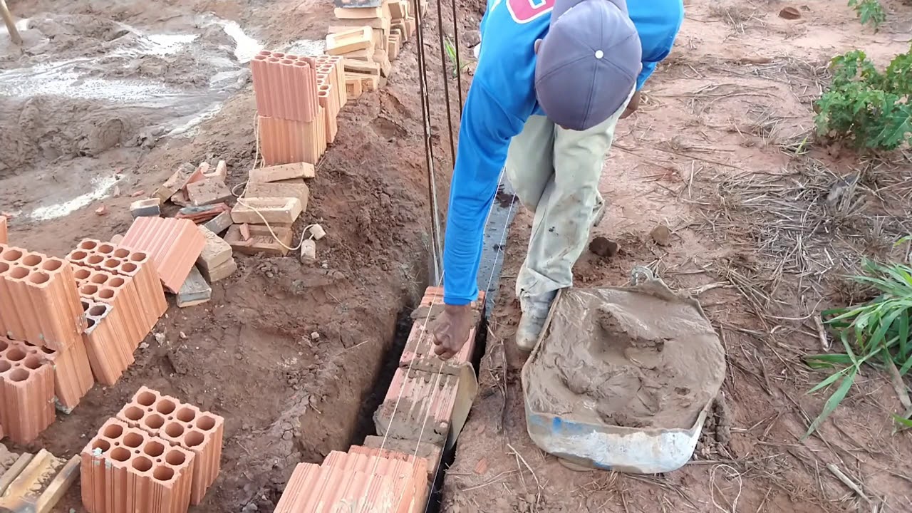 COMO FAZER UM ALICERCE EM TERRENO FORA DE NÍVEL