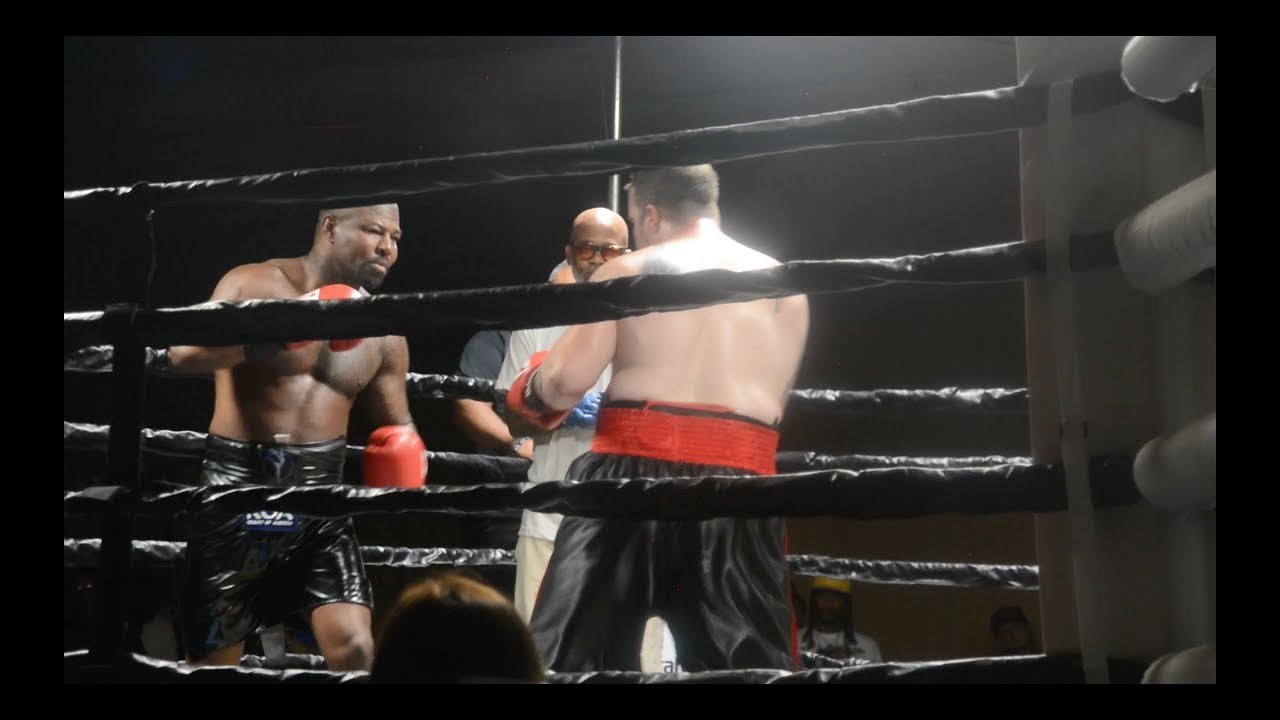 Celebrity Boxing: Shane Mosley's official in ring return vs Bob Kofroth