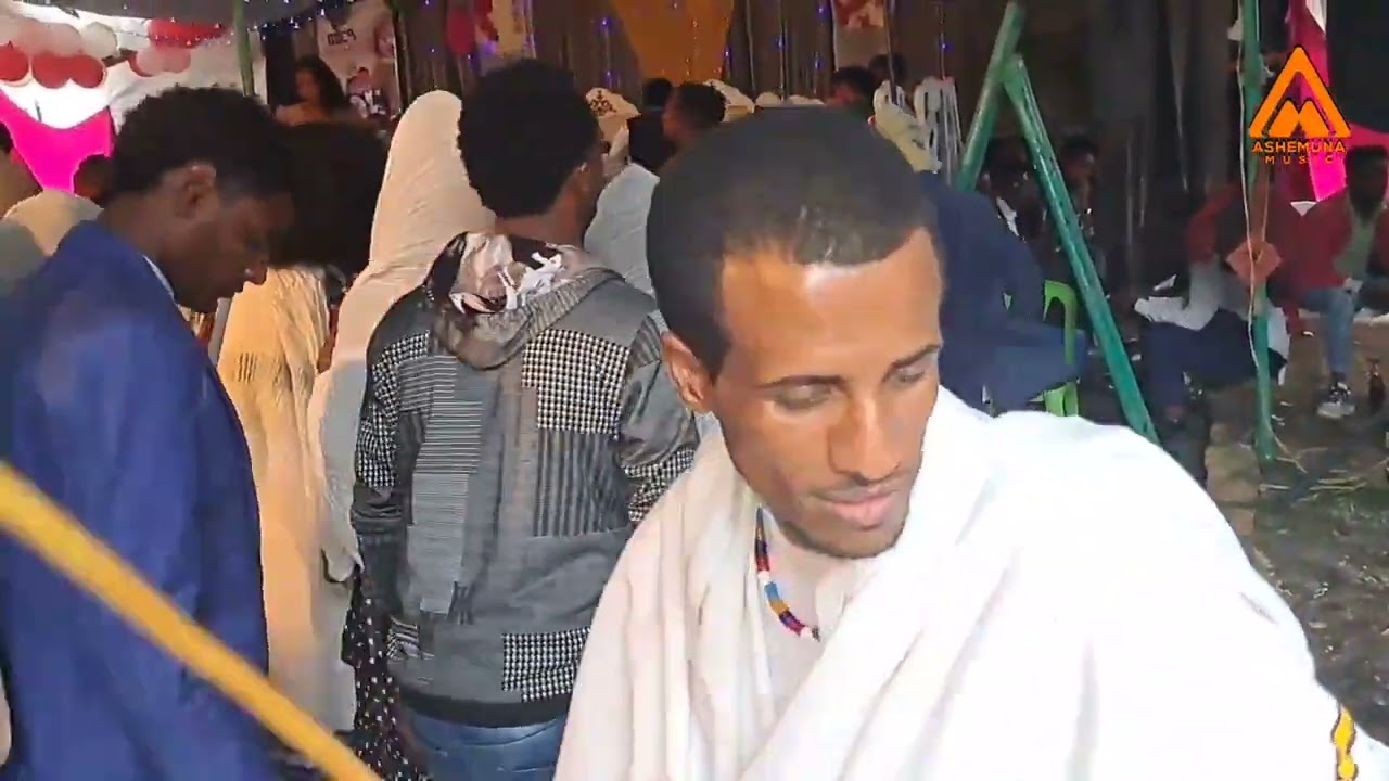 ተስፋይ ብርሃነ ኣብ መርዓ ሓይቅ መስሓል -tesfay birhane wedding live performance September❤❤❤❤❤❤ 04/13/2015