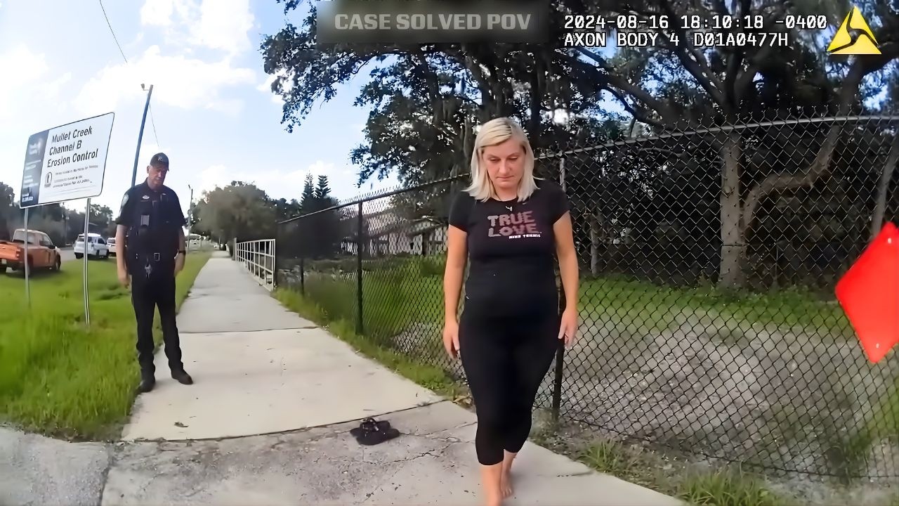 Mom Driving 55 MPH on GRASS With 4 Unbuckled Kids Under 8 &mdash; DUI Arrest