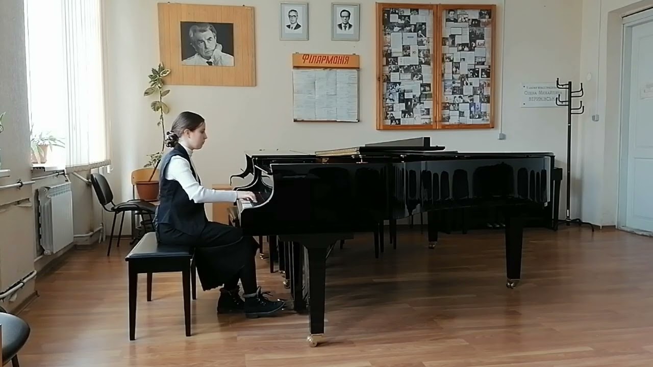 Левон Ангеліна 1 курс бакалавр ( фортепіано) КМАМ ім. Р. М. Глієра