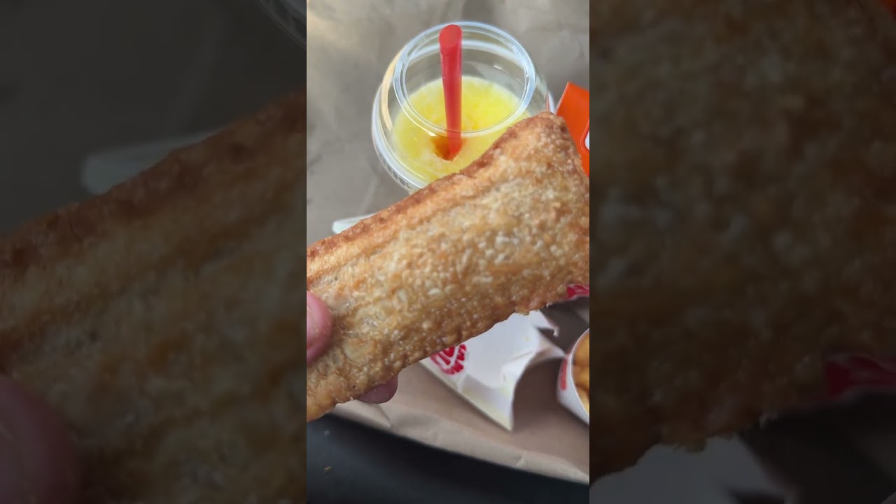 Food Critic Tries Burger King's Frozen Pineapple Fanta & Apple Pie! (Fast Food Reviews)