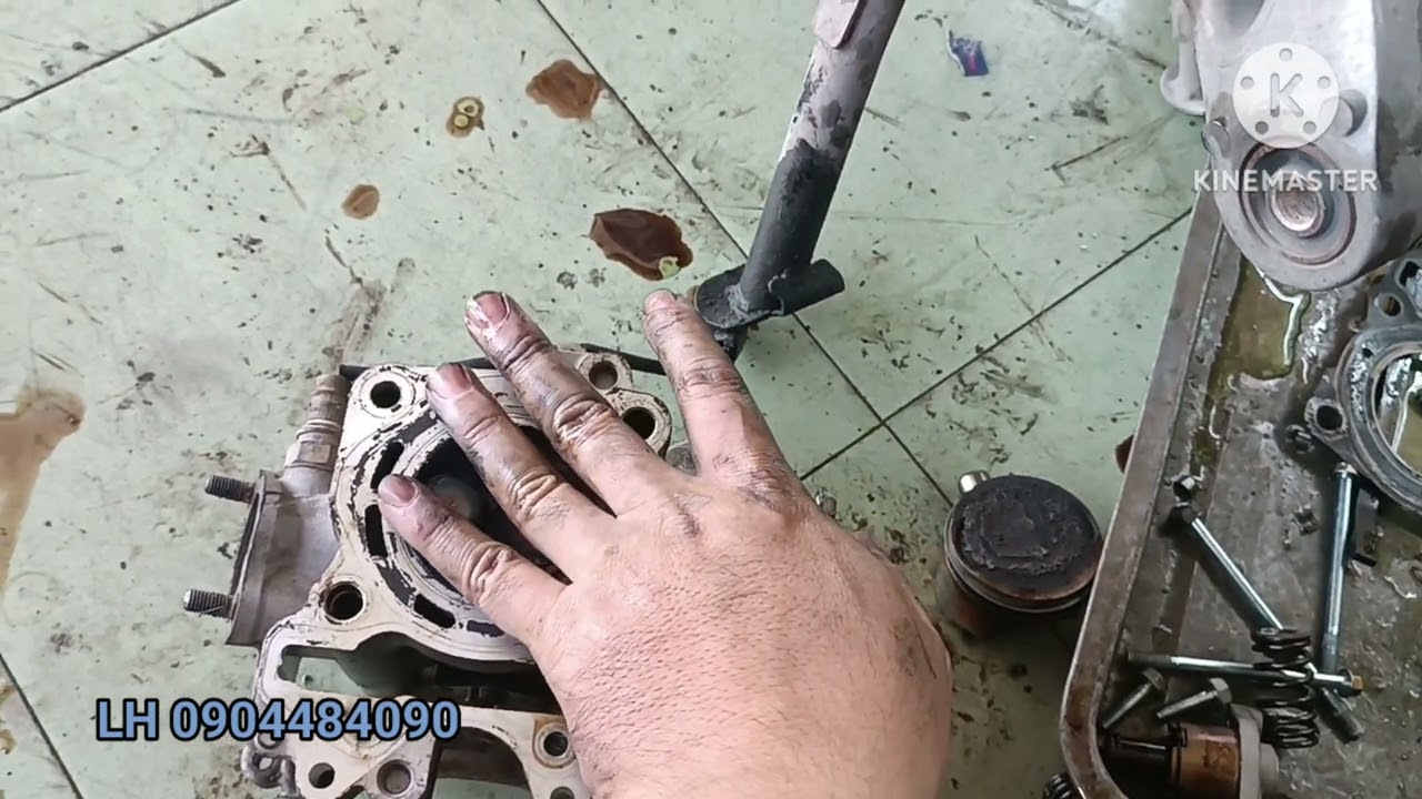 Hao Nhớt Trên Xe AB 125🚵sửa chửa tại tiệm sửa xe dạo