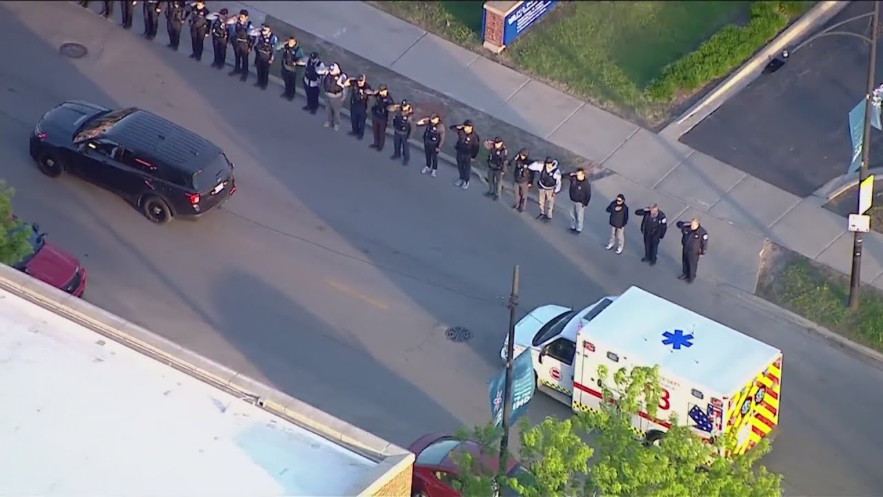 Член пожарной службы Чикаго погиб во время тренировочных учений - WGN Morning News в 6 часов.