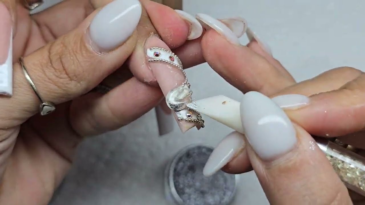 Diseño de Cinturón en uñas Acrílicas con explicación del paso a paso