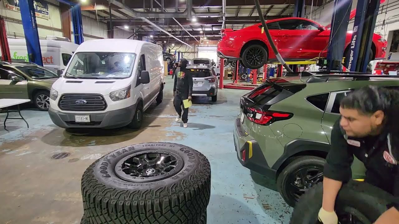 FORD BRONCO - CAMBIO DE ACEITE - ROTACION Y BALANCEO DE LLANTAS - MANTENIMIENTO RAPIDO Y COMPLETO.