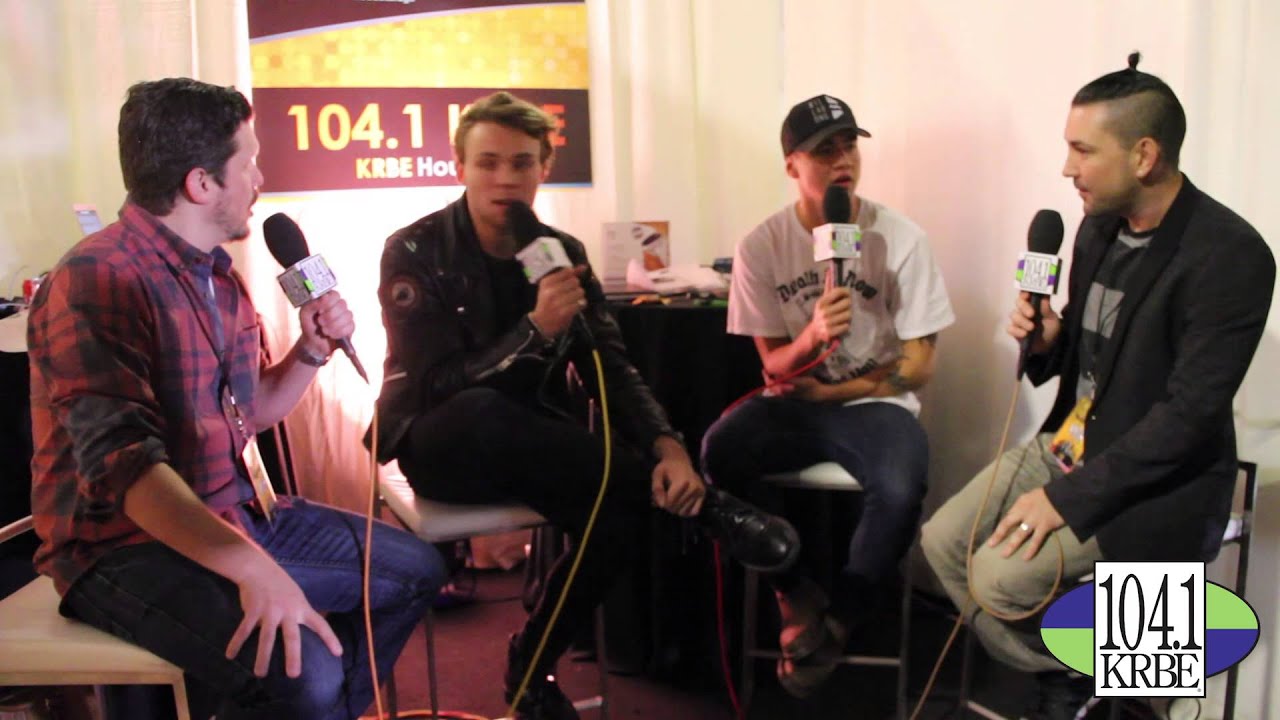 Special K and Kevin Quinn interview 5SOS at The AMA's