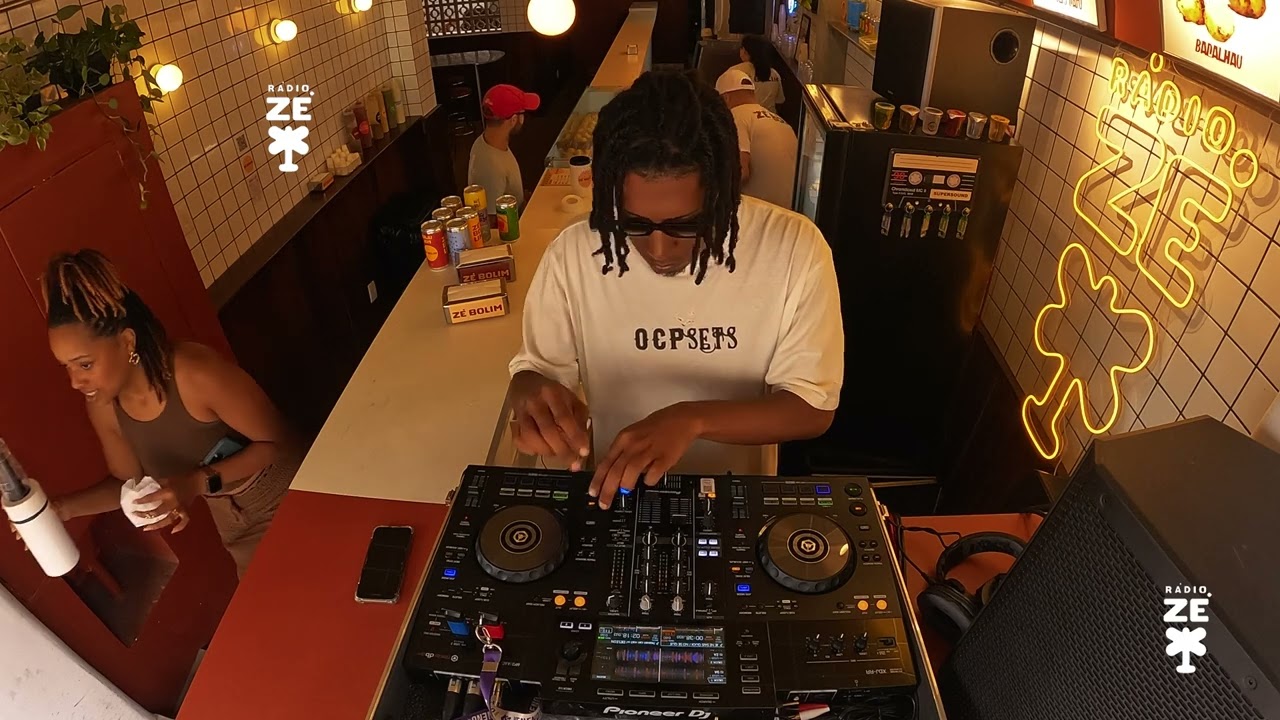 Rádio Zé Catraca #13 - DJ AK1N | Neosoul, Future beats, House, Jersey Club & Footwork