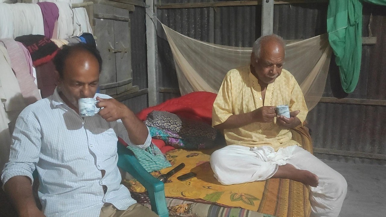 আজ চায়ের আড্ডায় বড় ভাই নাই কেন 🤔 simple village life