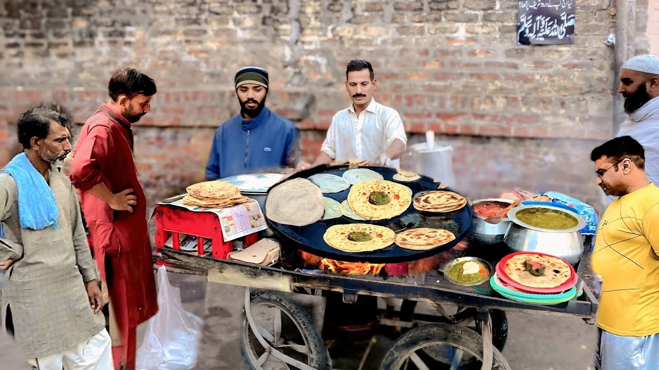 50/- RS VIRAL DESI BREAKFAST - ALOO PARATHA SAAG MAKHAN - WINTER SPECIAL PUNJAB PAKISTAN STREET FOOD
