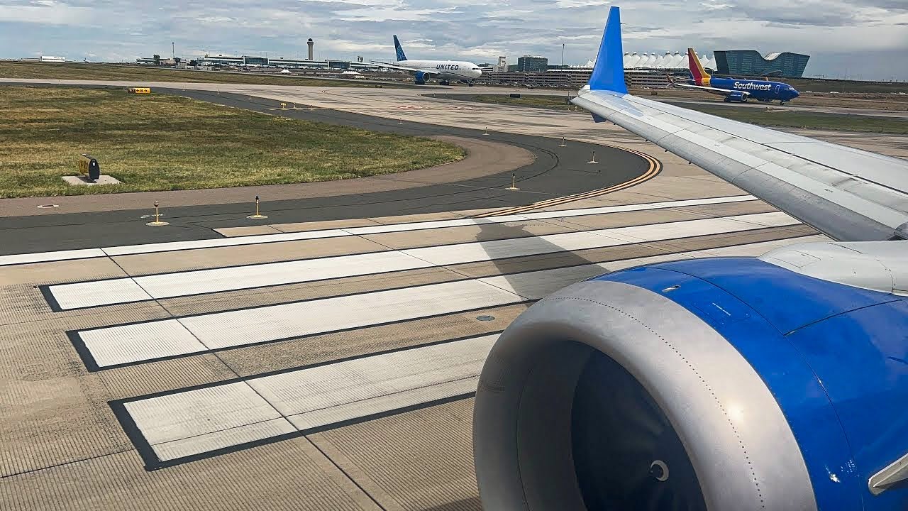 POWERFUL United Airlines Boeing 737-MAX9 Takeoff from Denver, Colorado ~ KDEN/DEN
