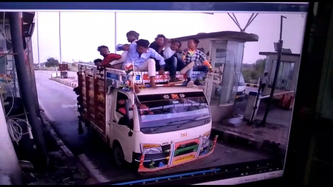 Toll gate Comedy scien over speed driving toll plaza Gate funny passenger scien Telangana Hyderabad