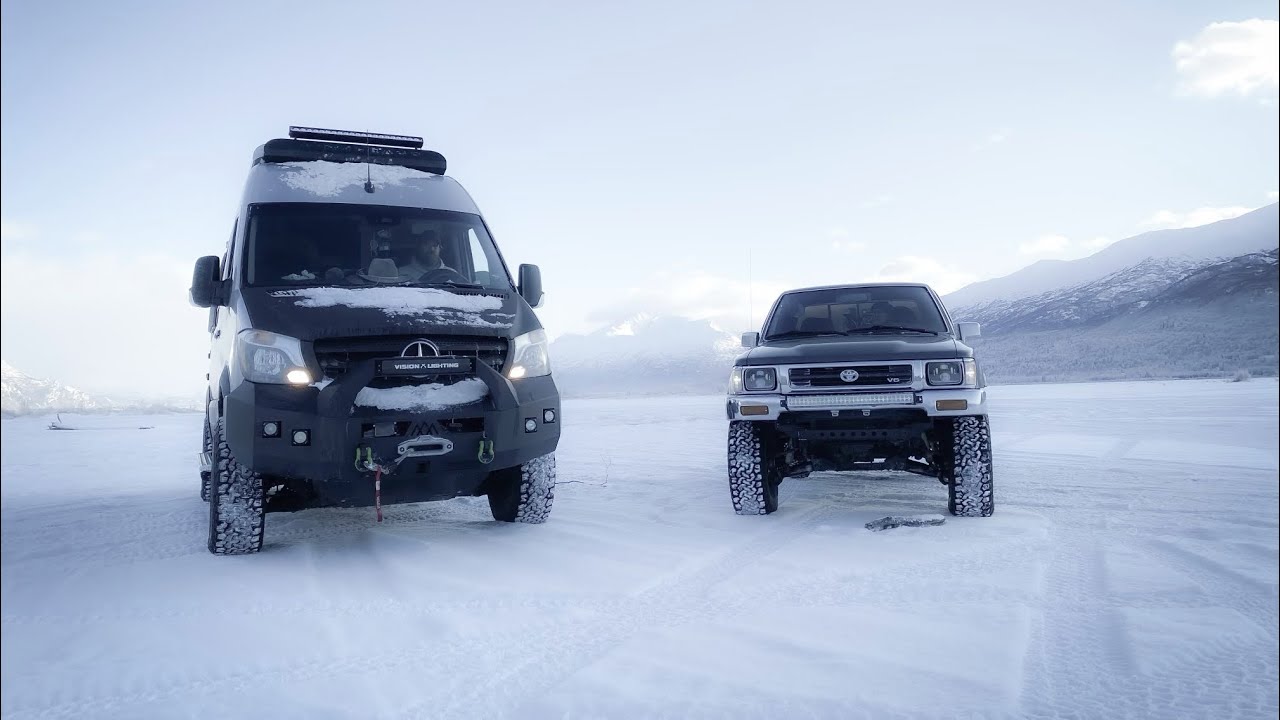 4X4 фургон для бездорожья на ледник Кник Ван Лайф Аляска