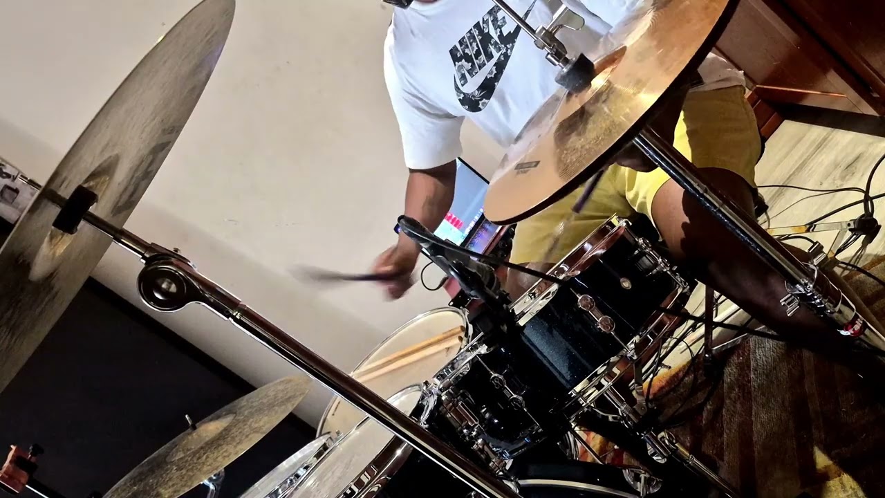 Nature Drums- BRUSHES VS STICKS