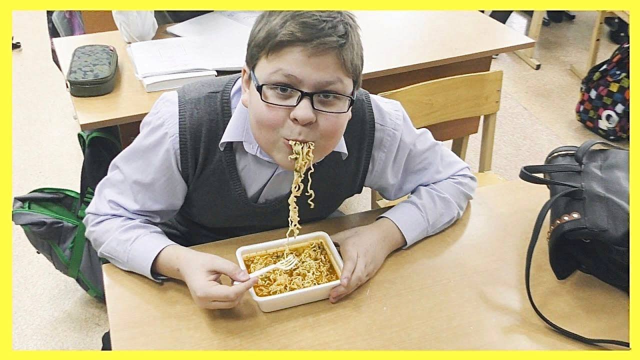 ЖРУ ДОШИК В ШКОЛЕ❤️