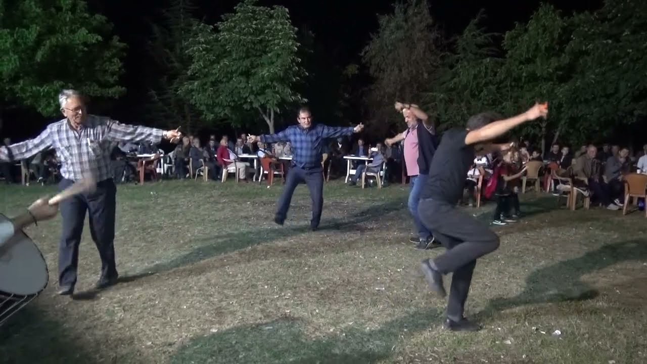 KÜTAHYA EMET MUHTARLAR OYNUYOR HARUN EROĞLU ÇALIYOR.Karmıda yağdı çiftetelli