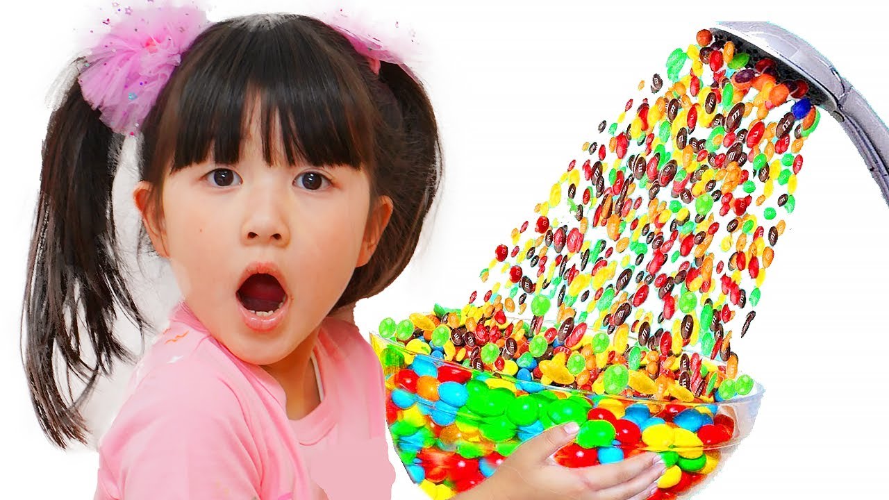 【寸劇】えぇ？シャワーヘッドからたくさんのチョコレートが出てきた！ - はねまりチャンネル