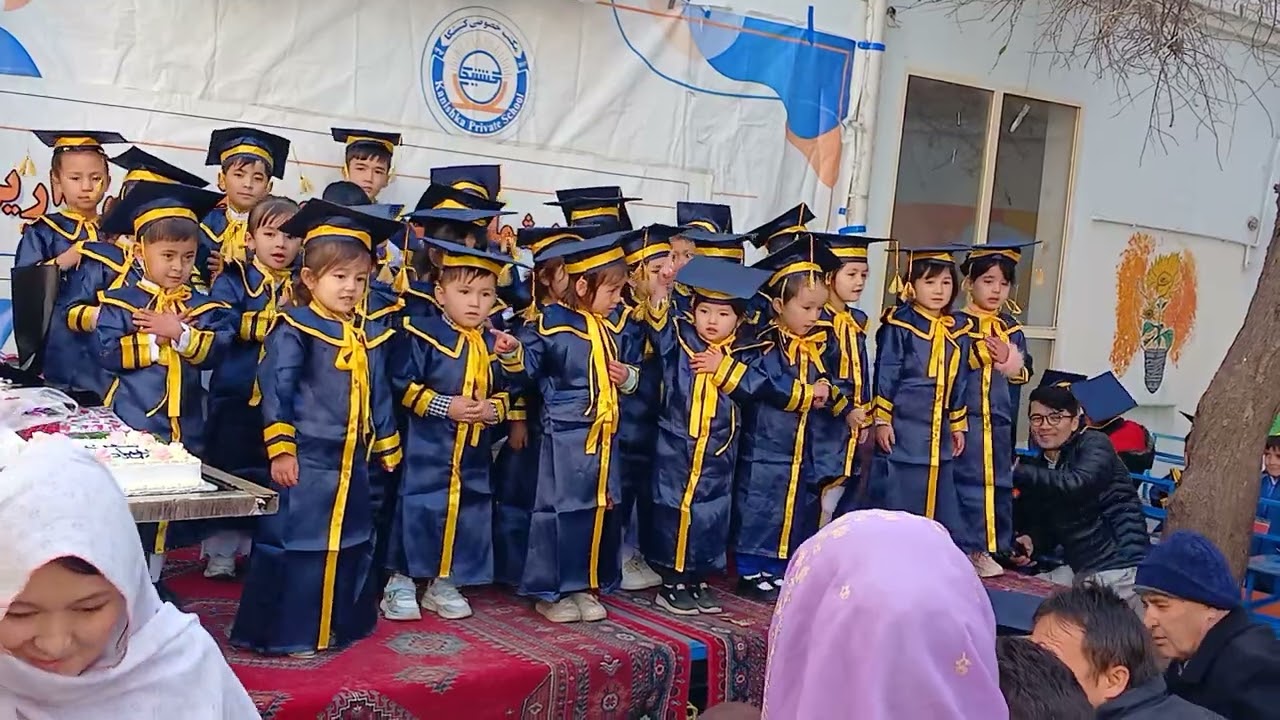 جشن فراغت  شاگردان کودکستان 