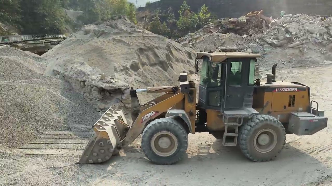 Xcmg loader truck loading #jcbvideo #jcbexcavator 