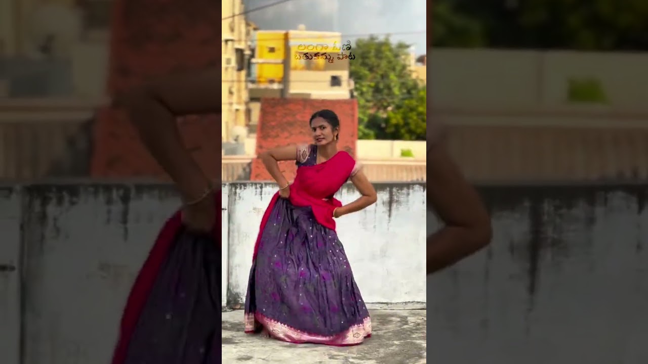 Batukamma performance girl' 💥 #public #dance #hyderabad #viral #mass #batukamma #trending