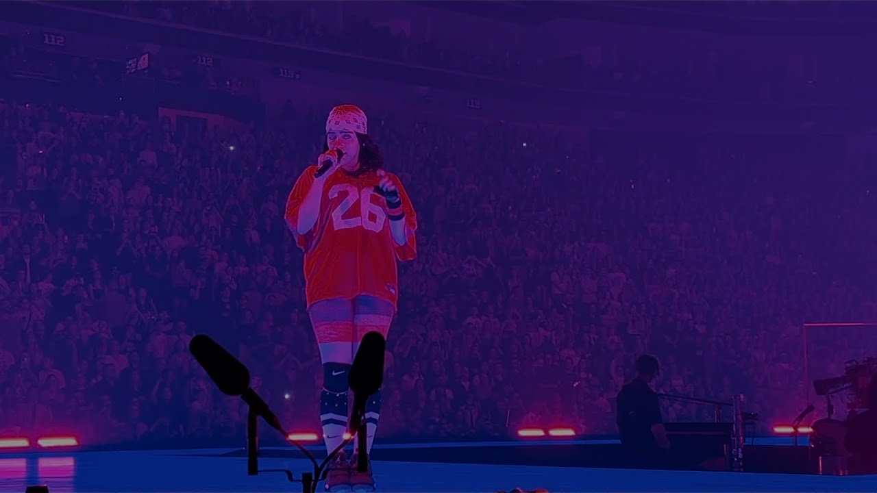 Billie Eilish - LUNCH l Live at Centre Vidéotron Québec 2024