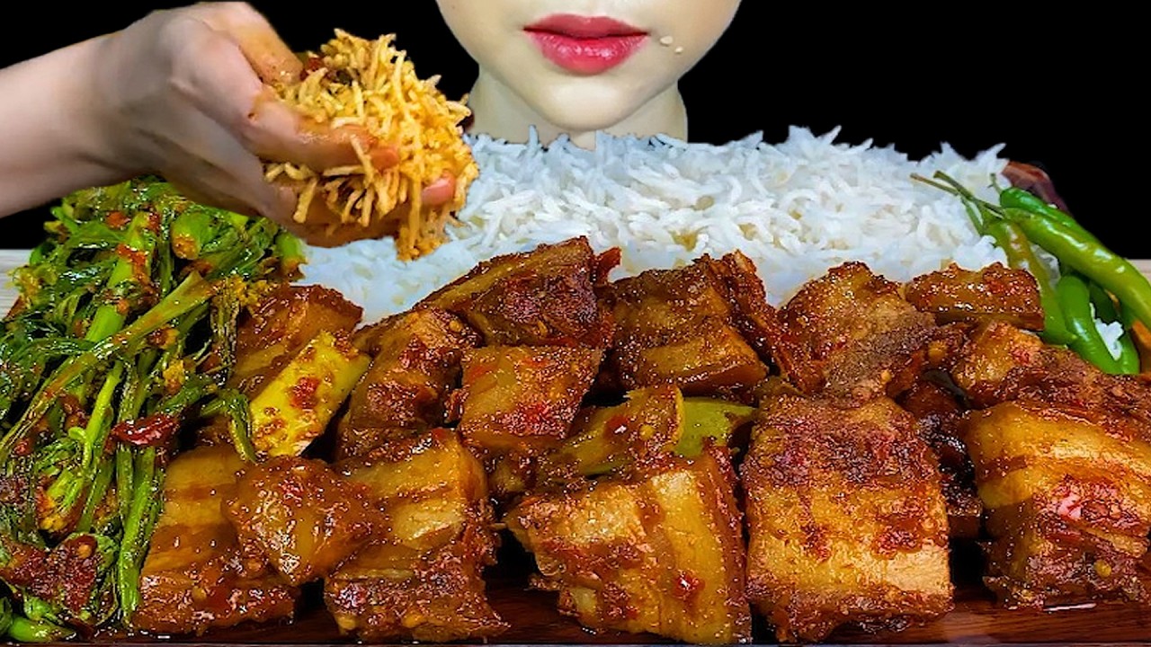 Spicy Pork Belly With Mango, Spicy Mustard Leaf Curry & White Rice * MUKBANG SOUNDS *