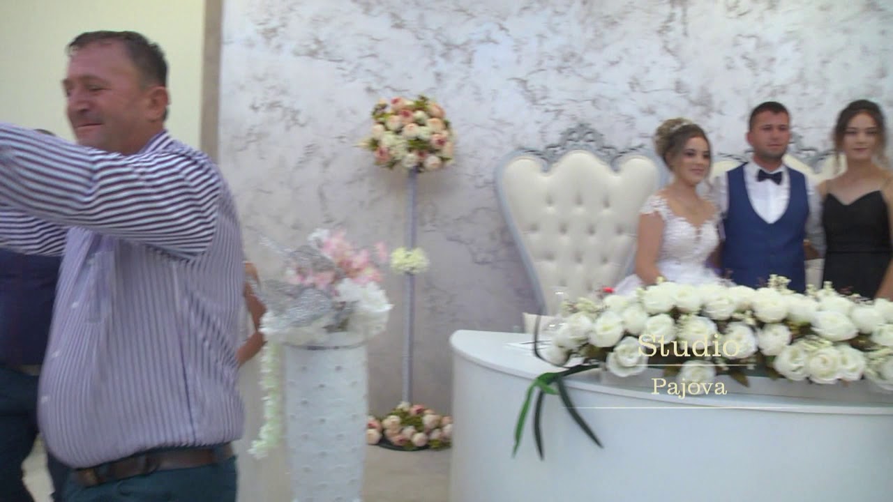 E ku ka me bukur kur i zoti shtepis ja merr valles me familjen