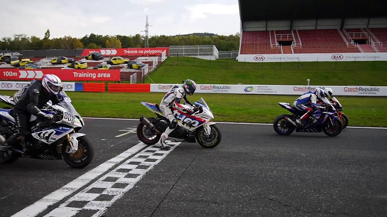 Raceczech.cz - Most 27. 9. 2017 - Z&aacute;vod SBK