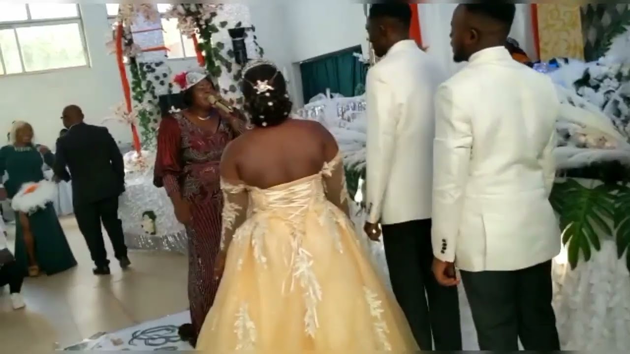 Breaking News: ELIZABETH TEKEh: Did This Terrible Thing:: At Someone Wedding