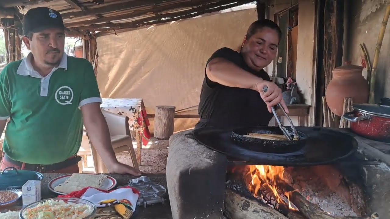 Delicioso desayuno taquitos dorados de pechuga de pollo 🌮👌🤤😋