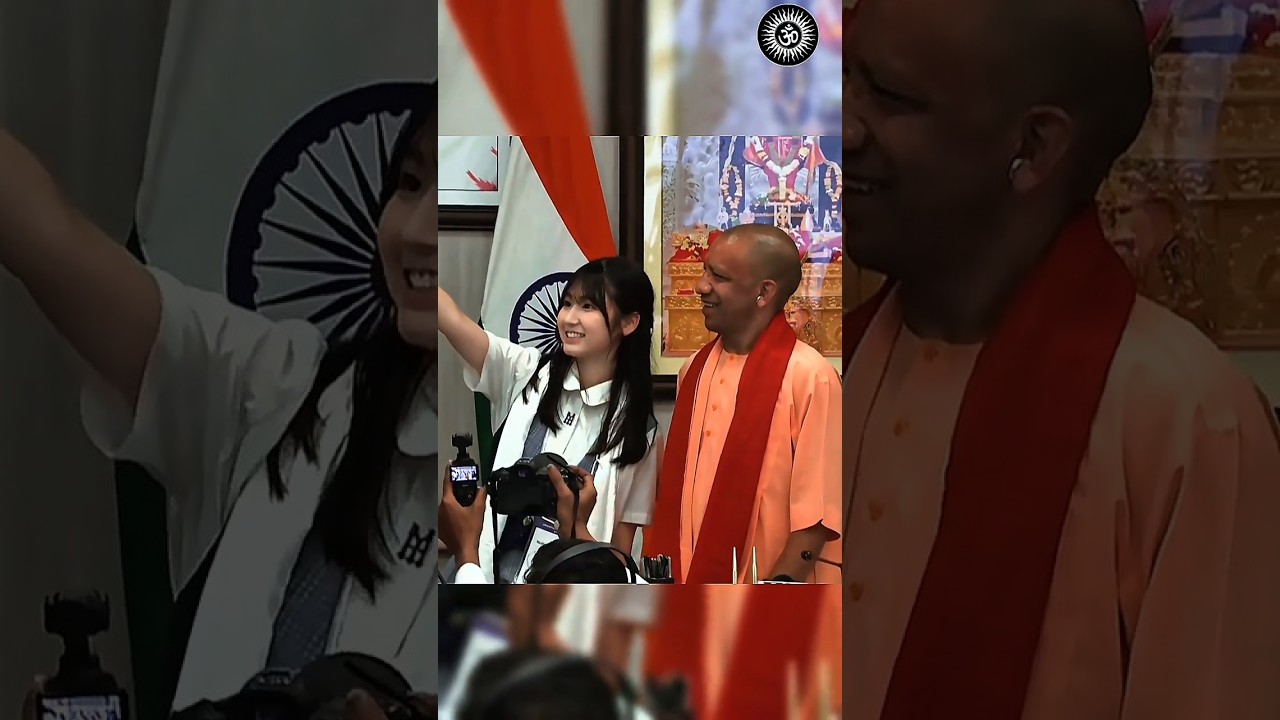 Yogi Adityanath Ji Selfie Japan Student CM Yogi Ji #yogiadityanath #cmyogi #cmyogiadityanath