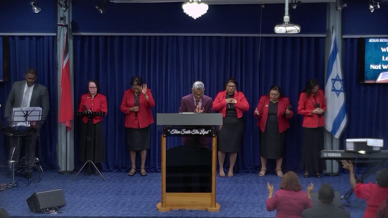 Why We Need Lead Singers & Not Worship Leaders