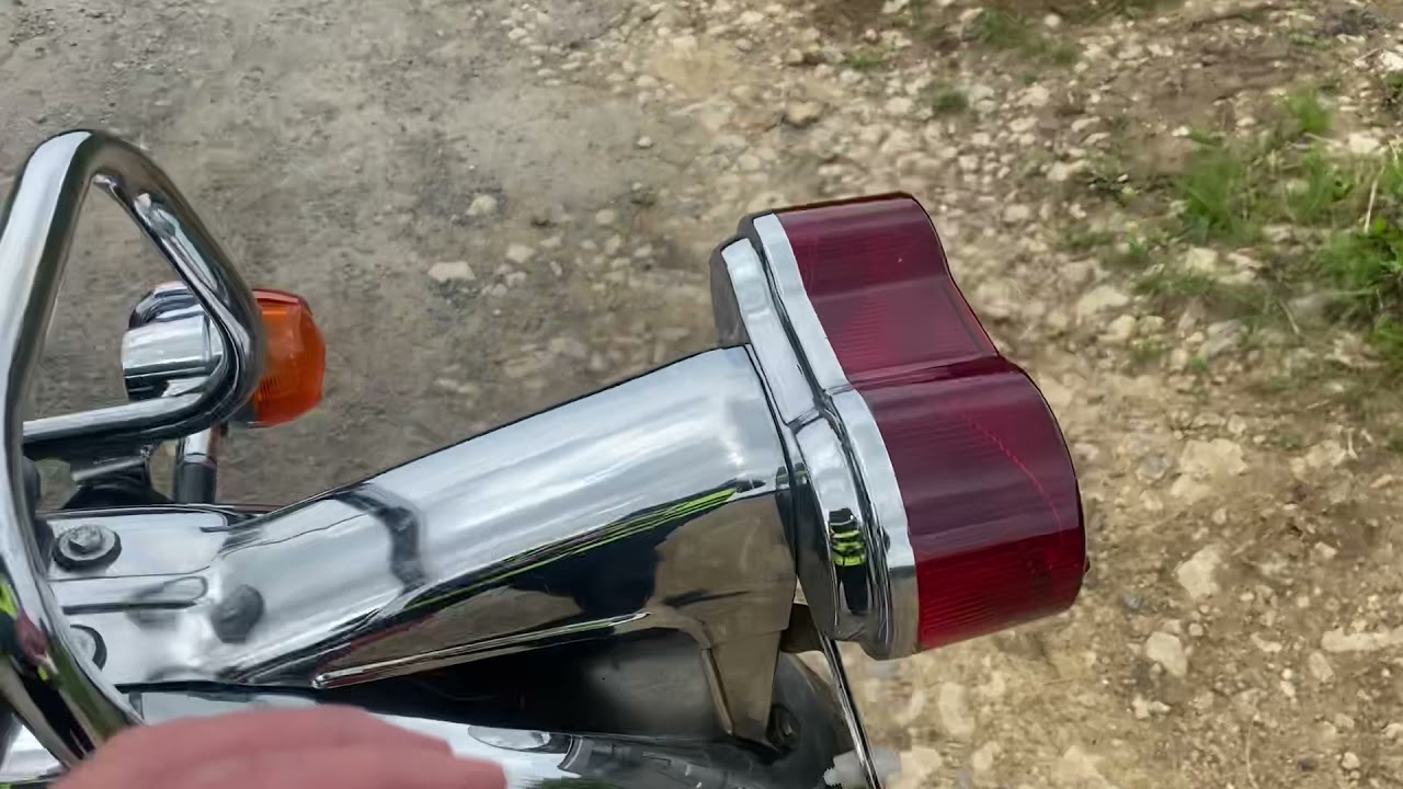 Suzuki GT550 пройдитесь вокруг и начните