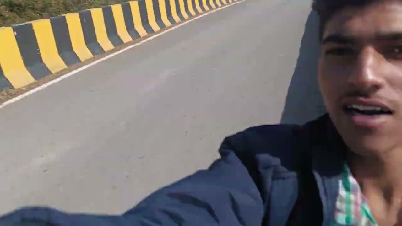 ऊपर की ओर का नजारा देखो लोगो के घर#youtub #video #vlog 🙂