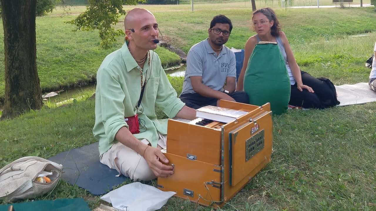 Pilu Das (Paolo Nidasio) sta trasmettendo dal vivo.