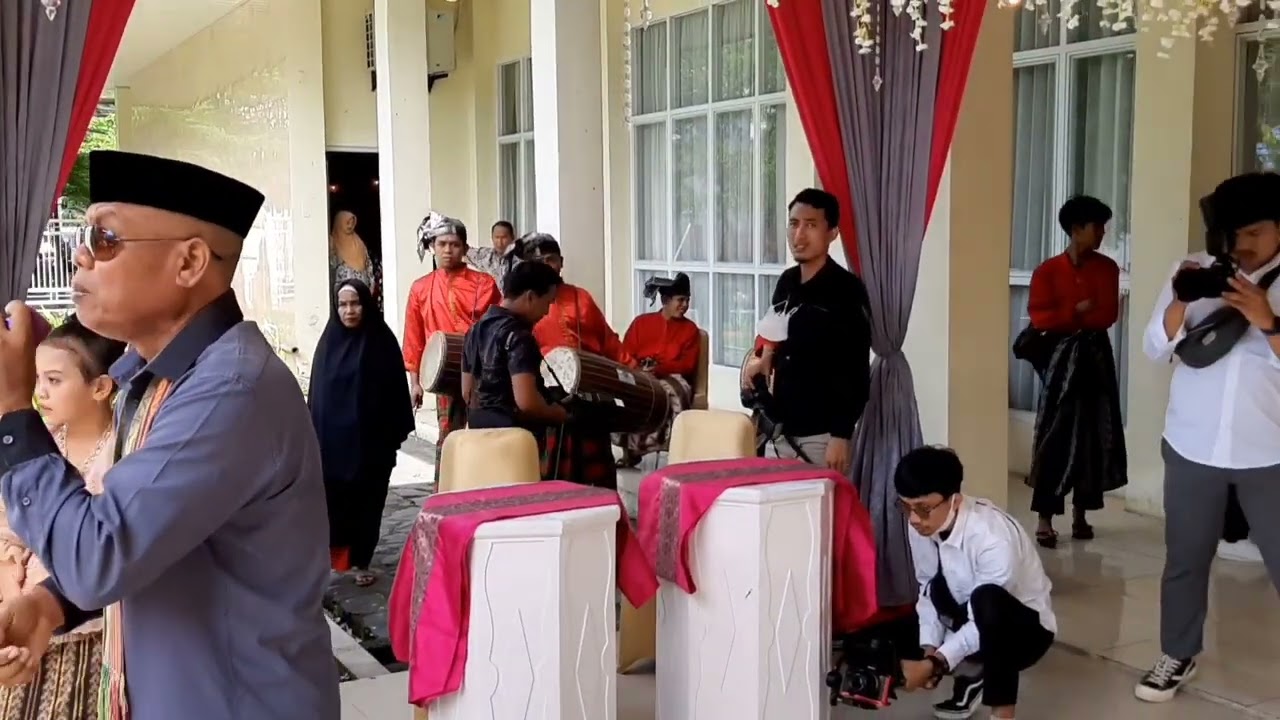 pakkio bunting nasrullah dg nai asal dari takalar kec.marbo kab.takalar #gedung #unm #makassar
