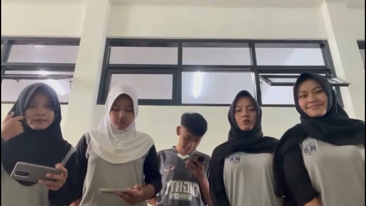 KELOMPOK 4 SBY ( SEJARAH INDONESIA )