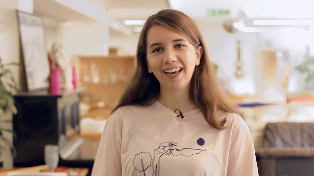 Youtuber Bonnie van Boncolor geeft kringloopwinkel shoptips | Funda