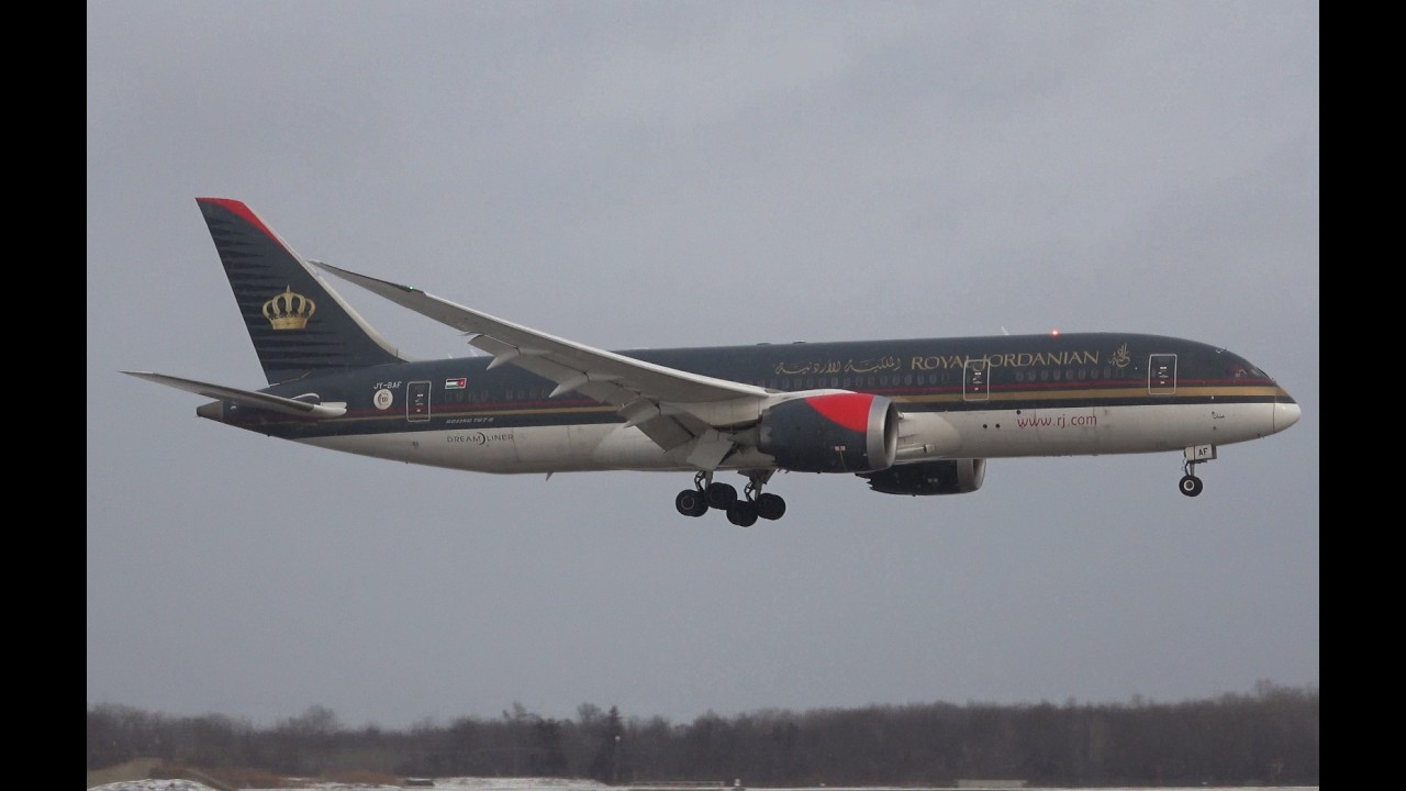 Royal Jordanian 787-8 landing, DTW