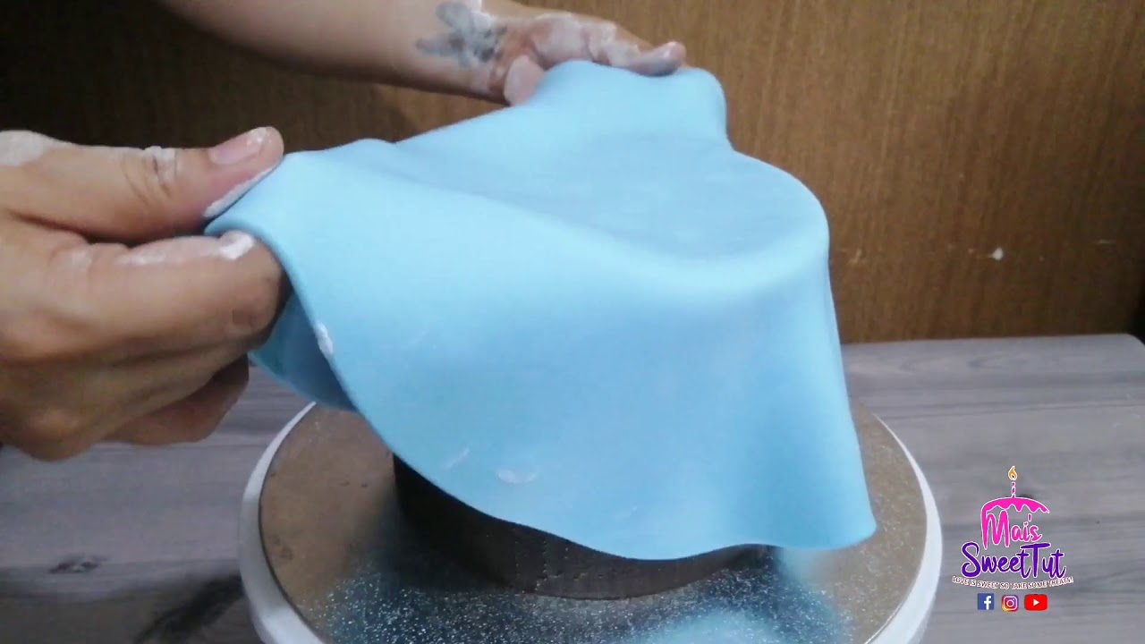 How to make FROZEN fondant cake |Mai's SweetTut