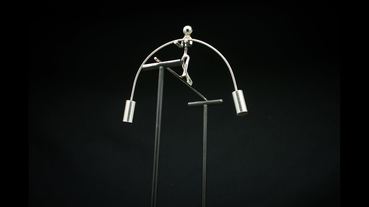 High-rise Tightrope Walker - Kinetic balancing desk toy
