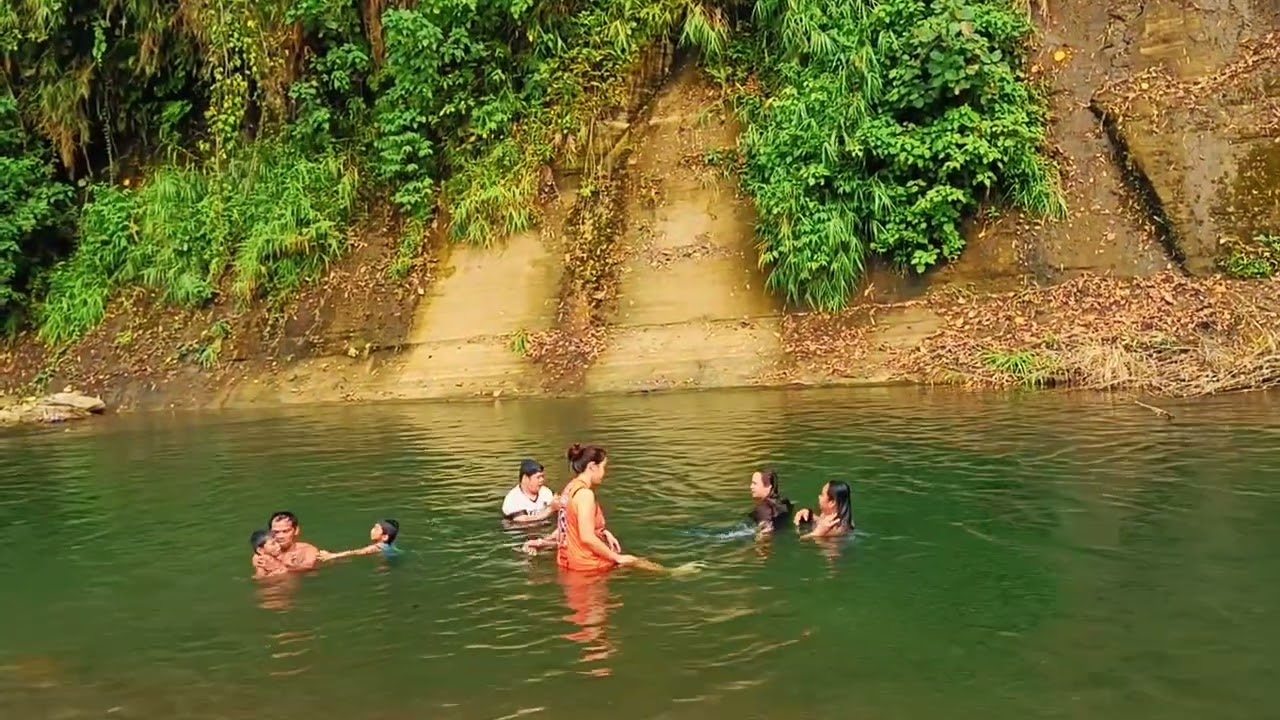 Maligo ang pamilya 