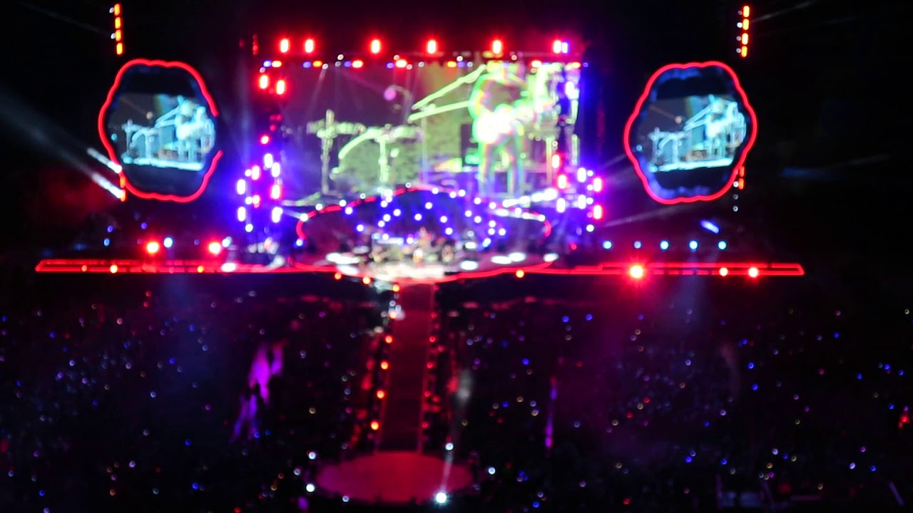 Coldplay - Charlie Brown (live in Toronto, 2017)