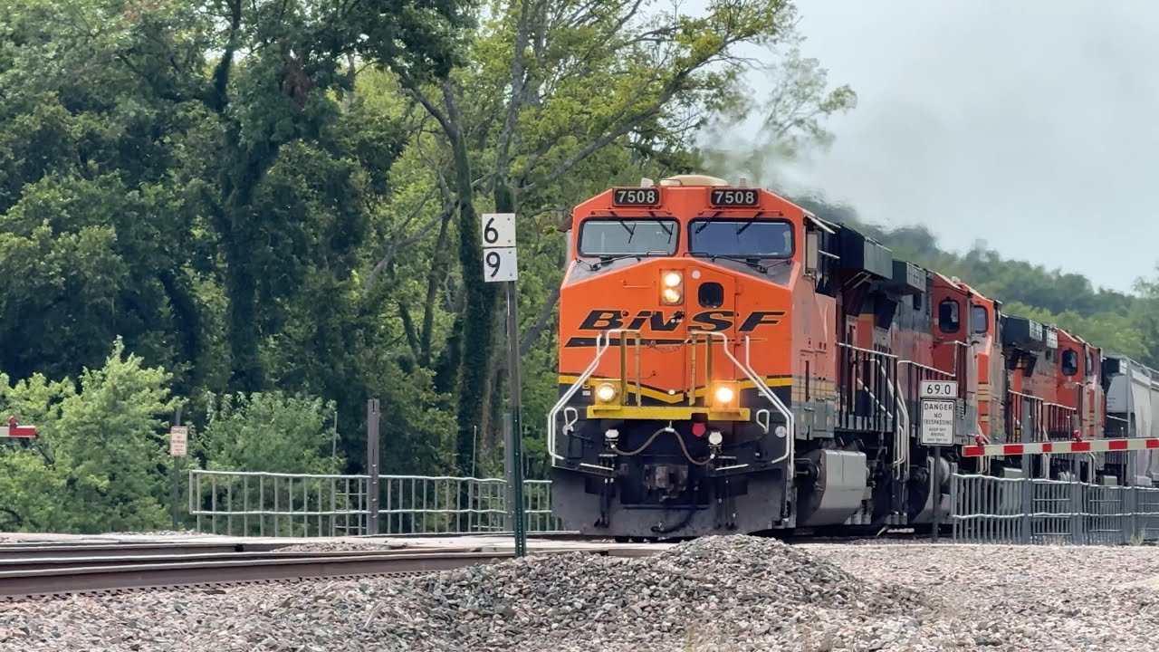 Slow moving BNSF Manifest train w/ H1 Dash 9! BNSF Transcon: Emporia sub..8/9/25