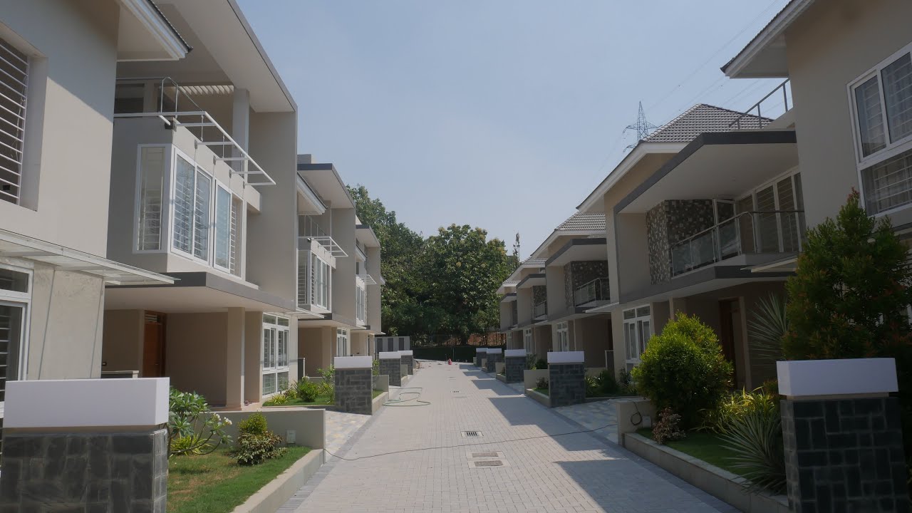 New gated villa for sale in kochi aluva. Fully furnished. High quality all amenities swimming pool