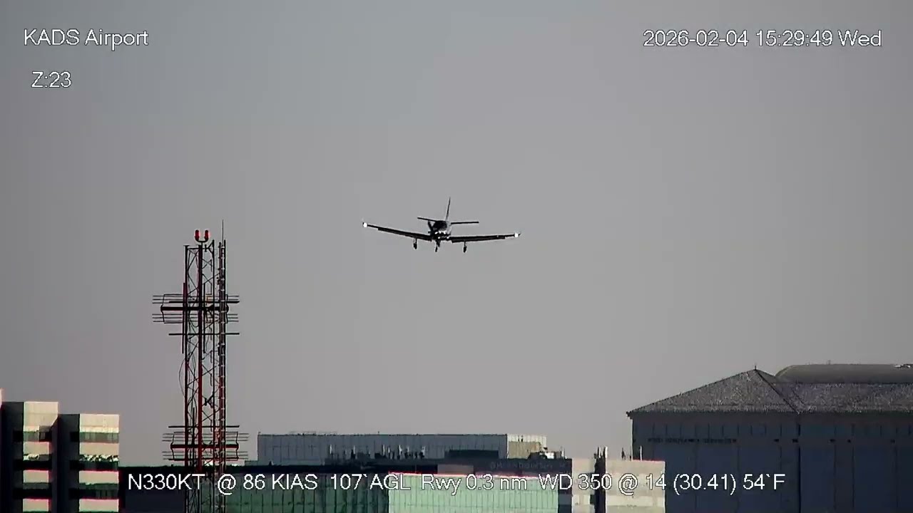 One EPIC and two Palati followed by a Hawker and a Cirrus at Addison airport 2026-02-04