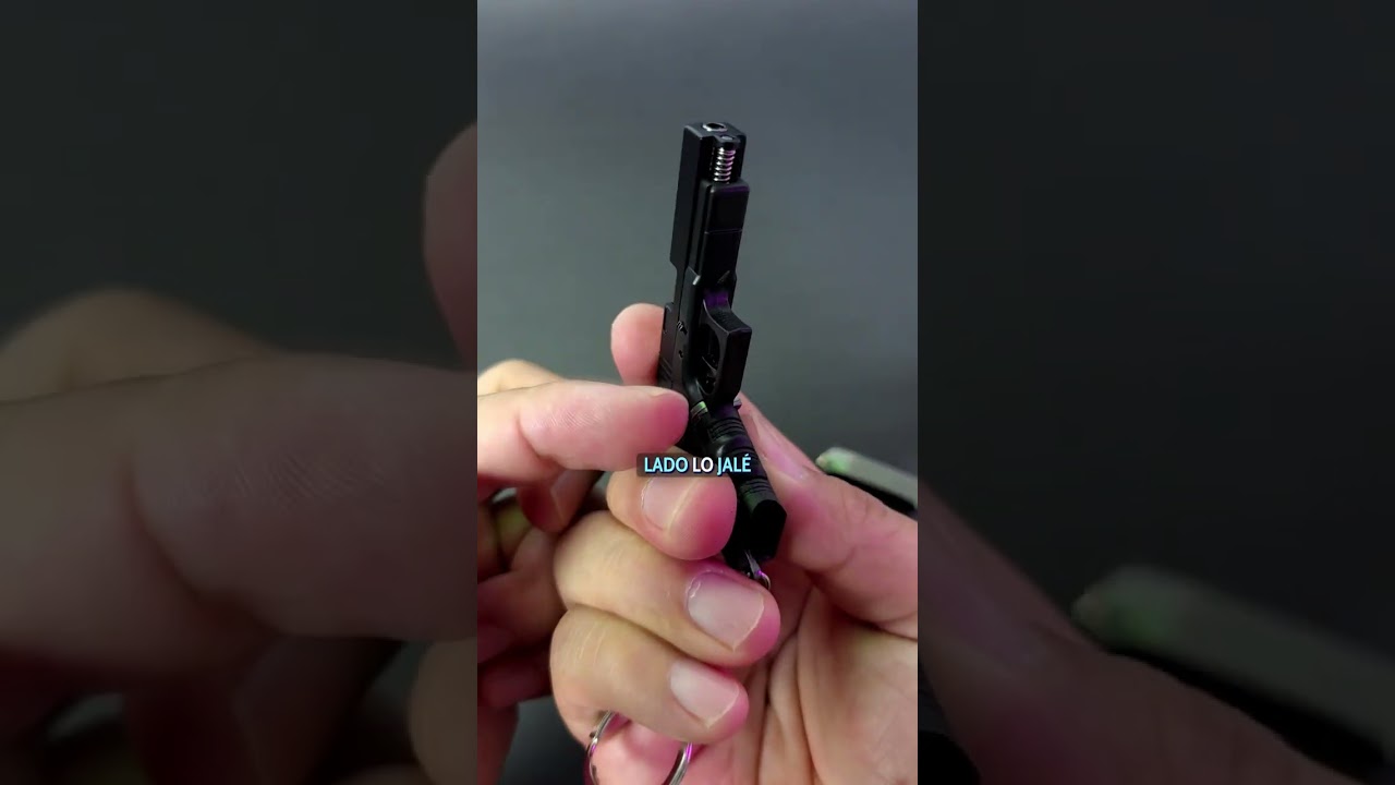 LLAVERO EN MINIATURA DE COLECCIÓN, ARMA GLOCK 17