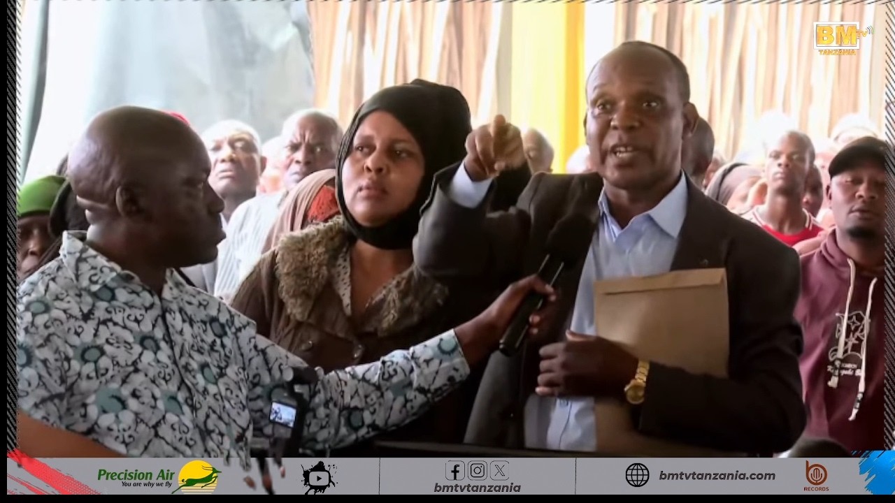 MAMA AMCHOMA MBUNGE MBELE YA WAZIRI MKUU KWA KUCHUKUA VITU VYAKE, Wananchi Walipuka kwa Shangwe