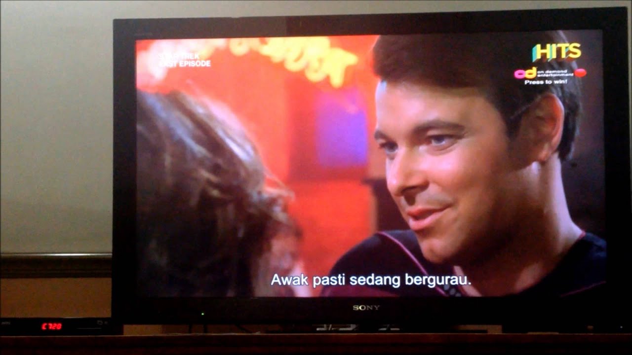 Astro Malaysia - Channel Surfing (7.12.2015 - 5:35) : Variety, Entertainment