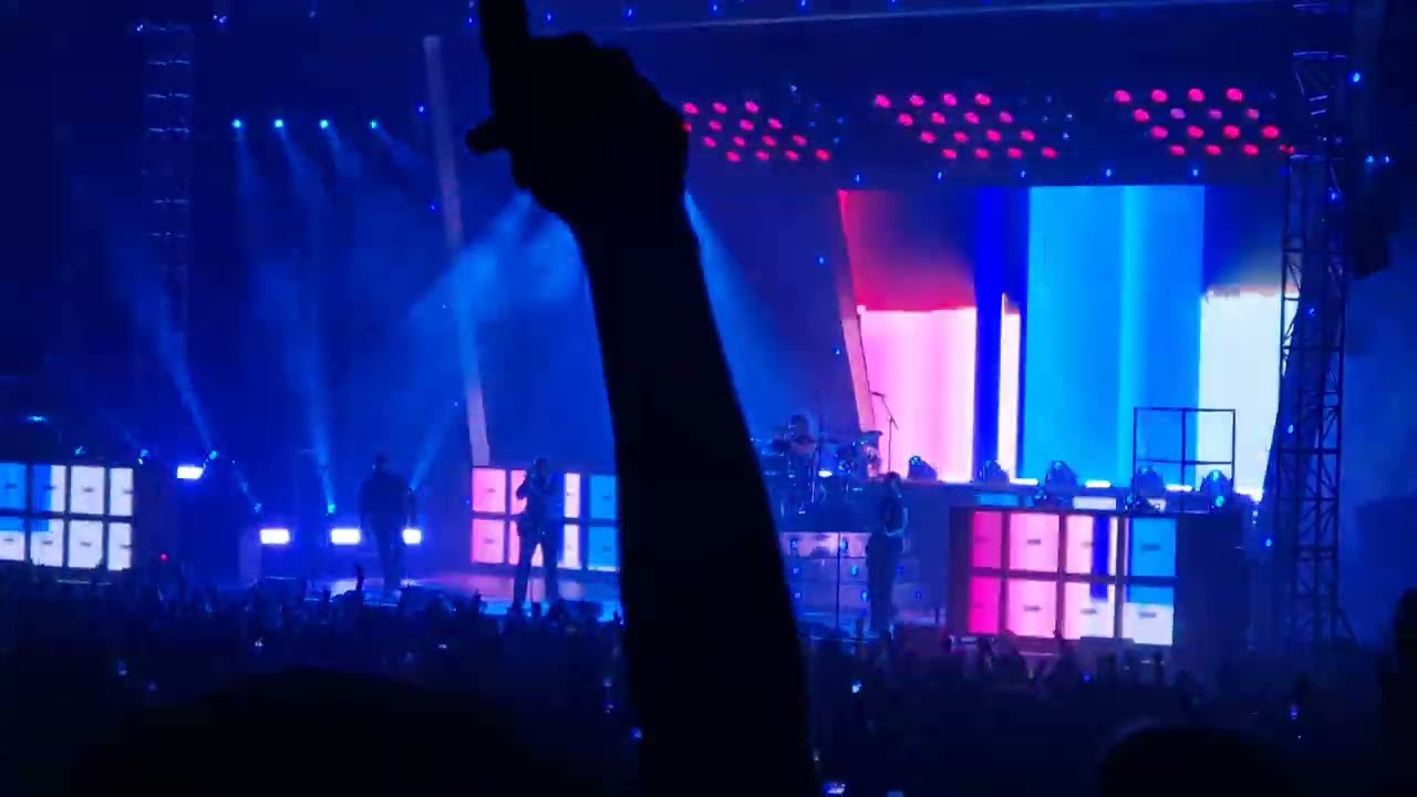 5SOS - Youngblood [Live in Prague] 4K (part 10/10)